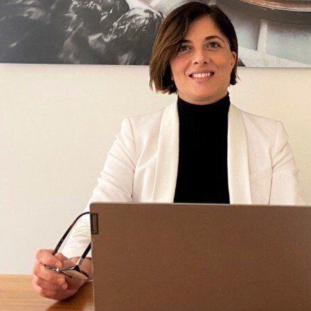 Mila De Iure