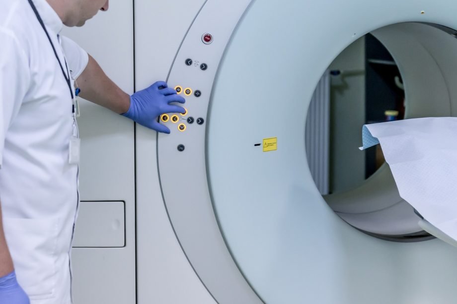mri-gd05088d3d_1280 risonanza magnetica