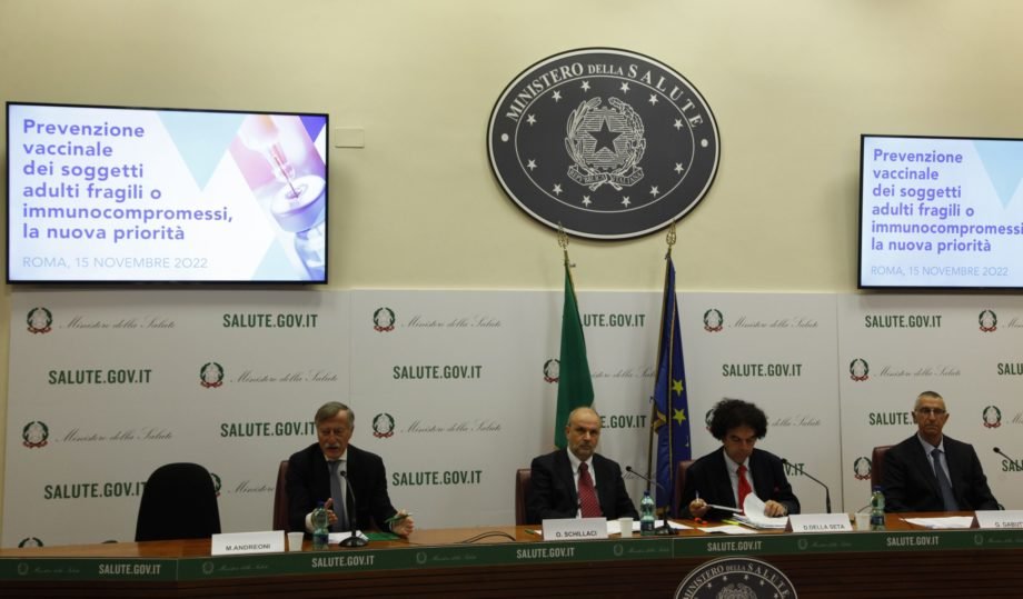 da sx Dr. Massimo Andreoni_SIMIT, On. Orazio Schillaci, Dr. Daniel Della Seta_moderatore, Prof. Giovanni Gabutti_SItI SIMIT-SItI