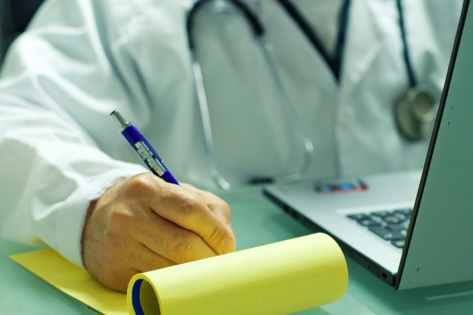 doctor-6497496_1280 medico