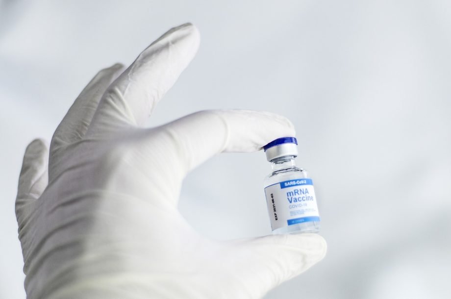 vaccine-g4d2f58107_1280 vaccino Covid