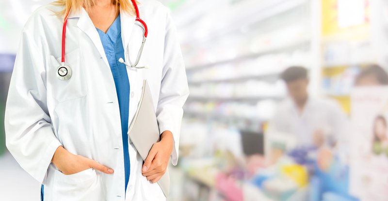 dreamstime_s_142399026 farmaciste insieme