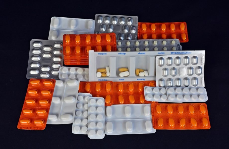 tablets-g2455bc424_1280 farmaci medicinali